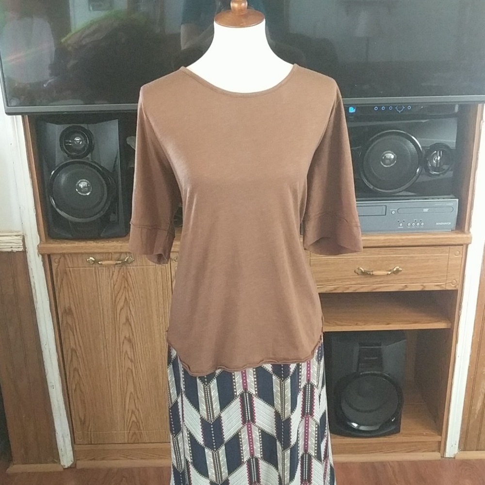 Brown 22/24w cato tee